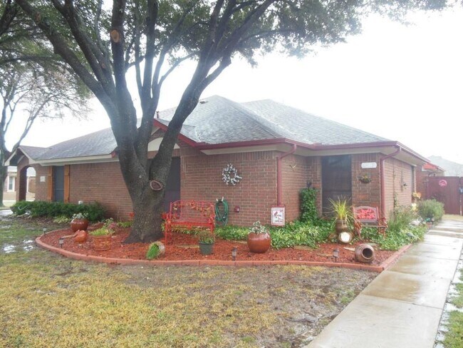Building Photo - 2205 Prairie Creek Trail