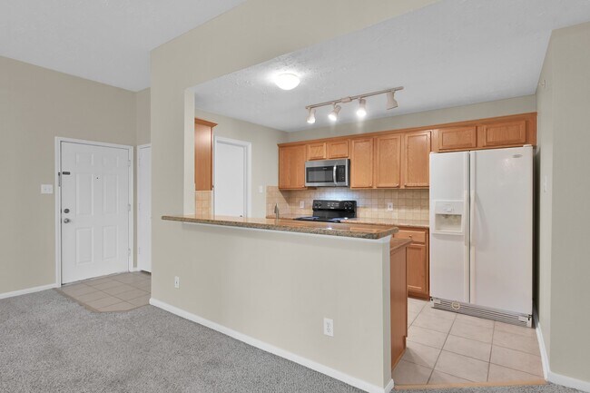Building Photo - 8051 Bay Branch Dr