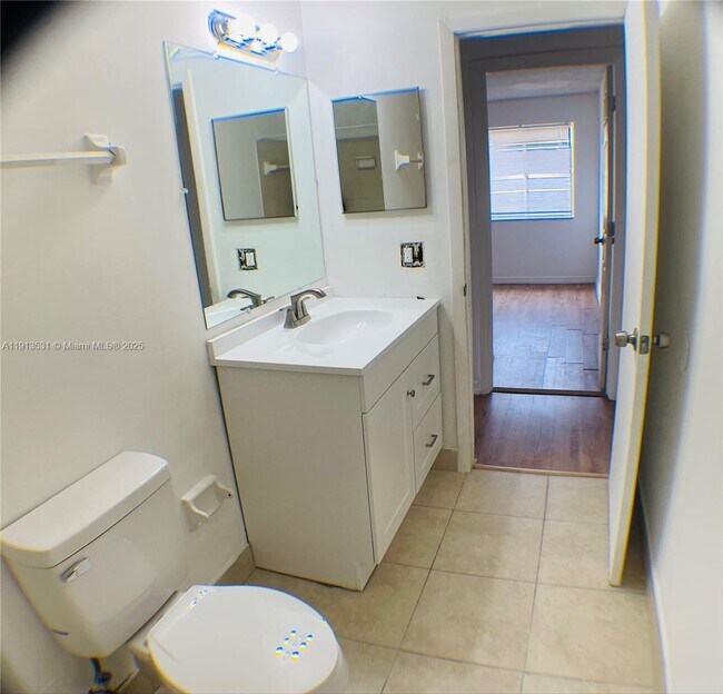 Building Photo - 5814 NW 22nd St