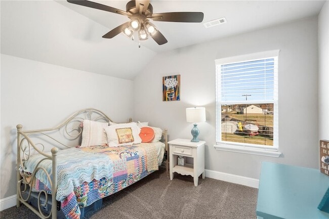 Building Photo - 102 Manfield Ave