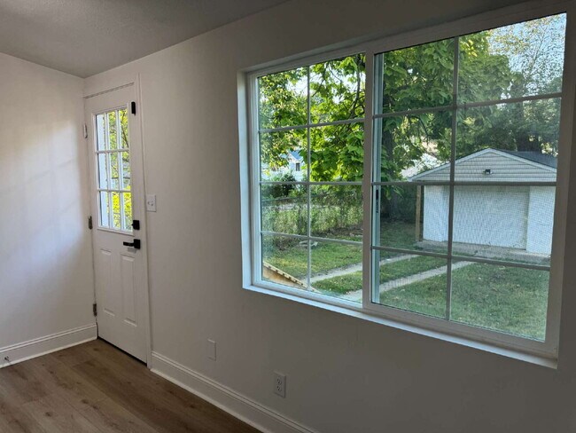 Building Photo - "Newly and beautifully remodeled 3-Bed Gem on Denmark Street!"