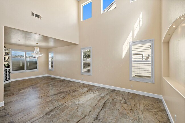 Building Photo - Stunning 4-Bedroom Home with Ocean and Catalina Island Views