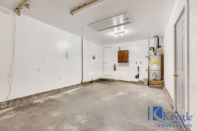 Building Photo - 1038 Thelma Ave