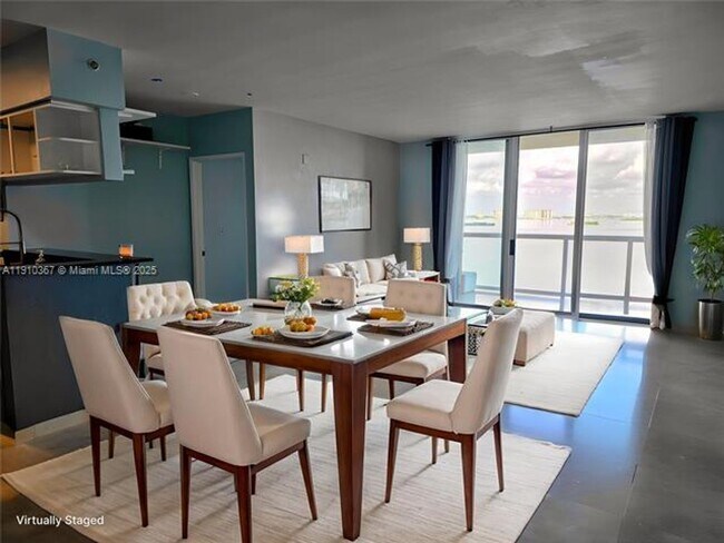 Building Photo - 1625 Kennedy Cswy