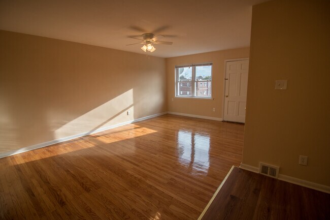 Building Photo - 3921 Lankenau Ave