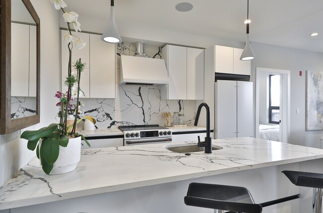 Building Photo - 1612 Cambridge St