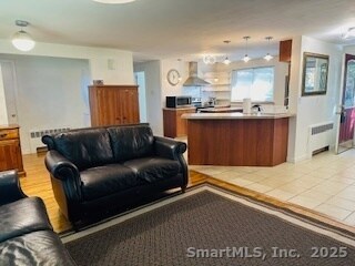 Building Photo - 422 S Main St