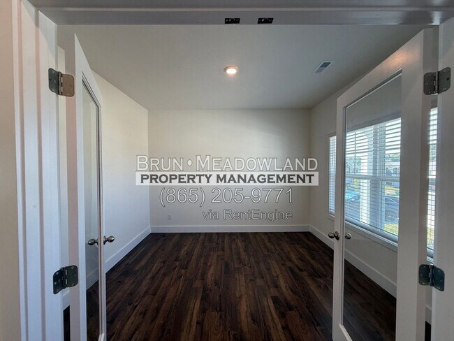 Building Photo - 2424 Limelight Ln