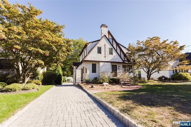 Building Photo - 129 Boulevard
