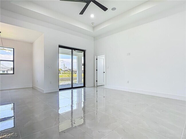 Building Photo - 323 NE 19th Terrace