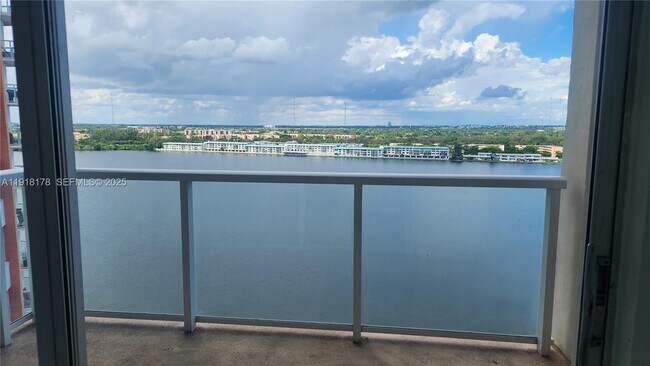 Building Photo - 1301 NE Miami Gardens Dr