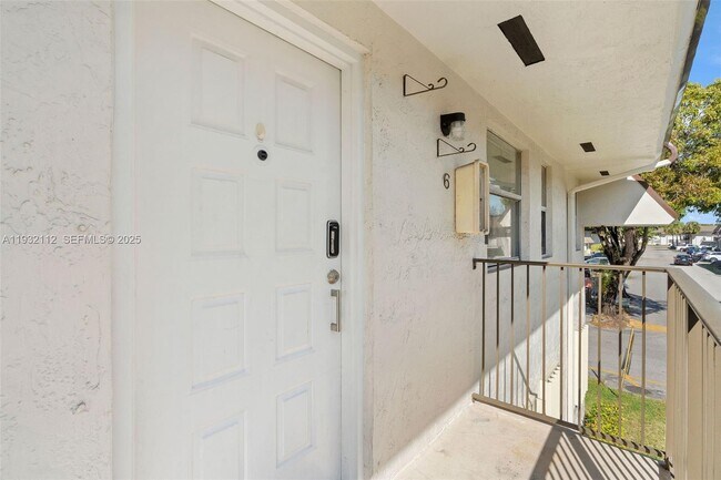 Building Photo - 7111 SW 129th Ave