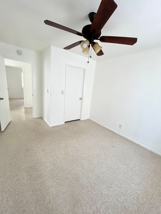 Building Photo - 6547-6549 49 Palms Ave