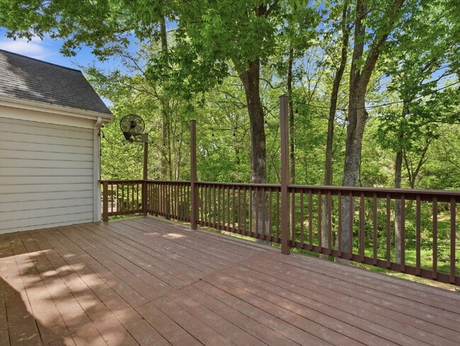 Building Photo - 9437 Fairmead Dr