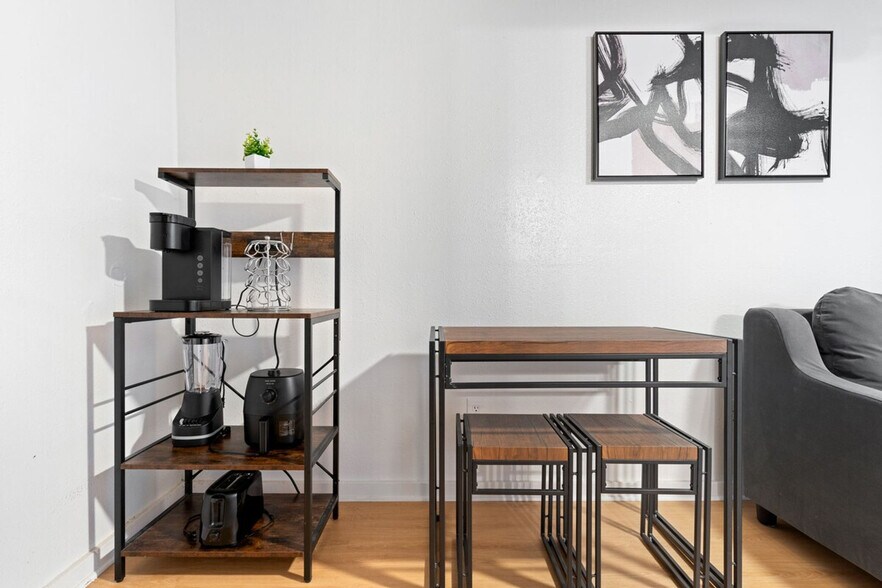 Building Photo - 3903 E Powhatan Ave