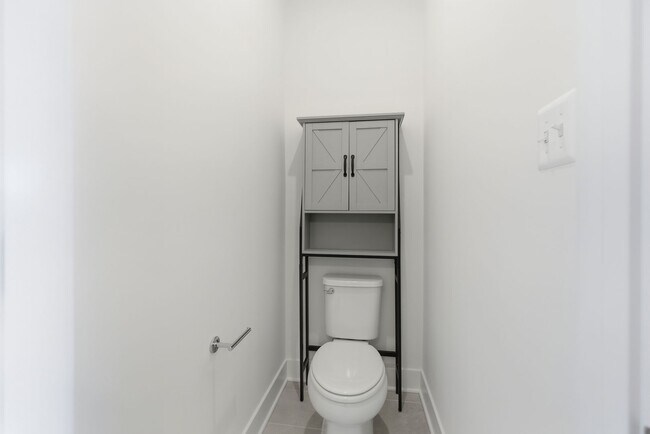 Building Photo - Beautiful 4 BR/4.5 BA EOG Townhome in Laurel!