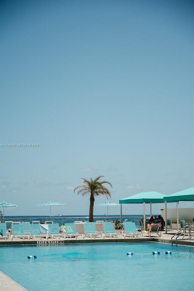 Building Photo - 3725 S Ocean Dr