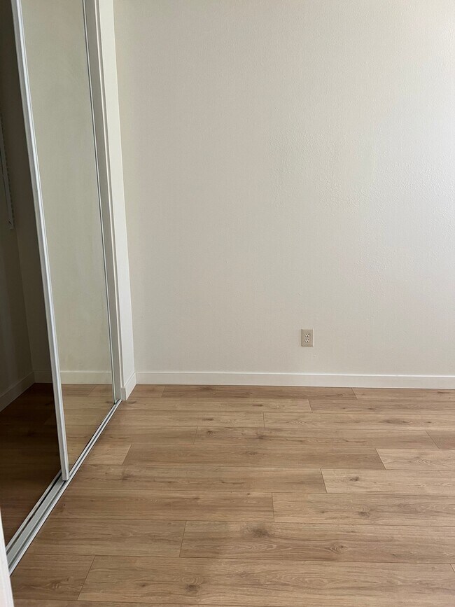 Building Photo - 5709 Kensington Pl