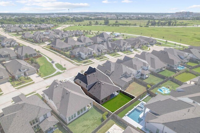 Building Photo - 18303 Bluebird Br Ln
