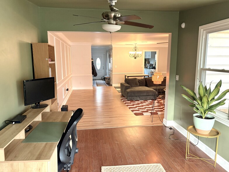 Sunroom 2 - 1330 Poplar Pointe SE