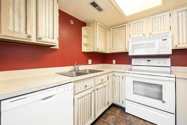 Building Photo - 636 S 500 W