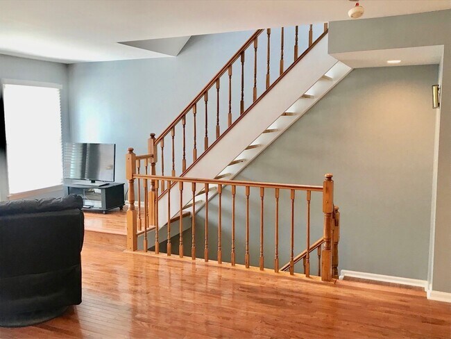 Building Photo - RARELY OFFERED IN PACKER PARK 3BR/2.5BA HOME w/Garage, Patio & Deck!