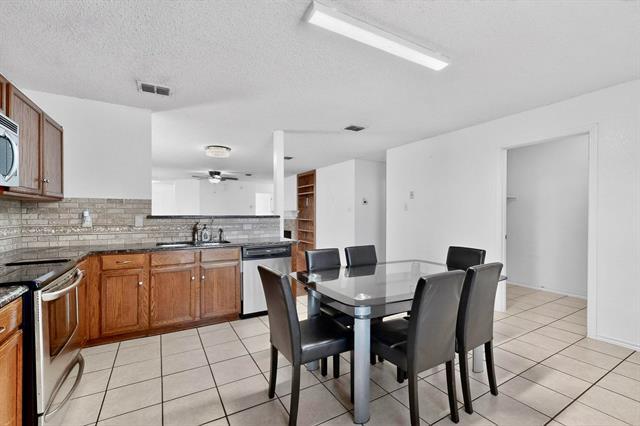 Building Photo - 2016 Swenson Ct