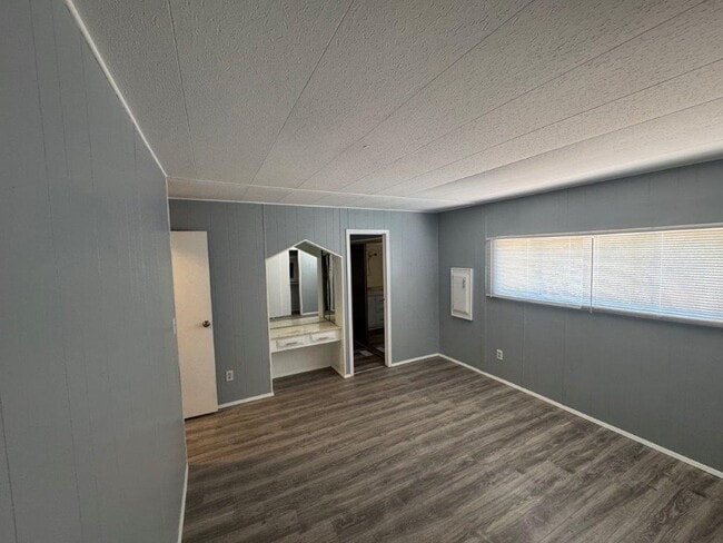 Building Photo - 155 Molly Cir