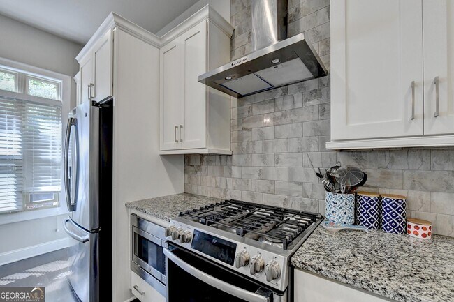 Building Photo - 4245 Deming Cir