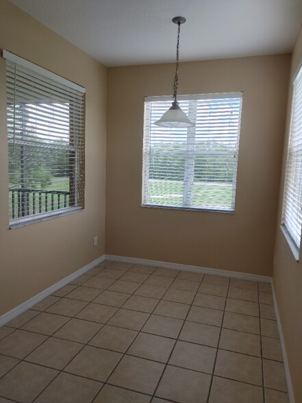 Building Photo - 9441 Myrtle Creek Ln