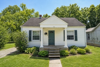 Building Photo - 712 Golfview Dr