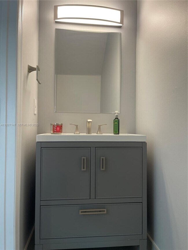 Building Photo - 1861 Salerno Cir