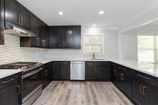 Building Photo - 10825 Willowisp Dr