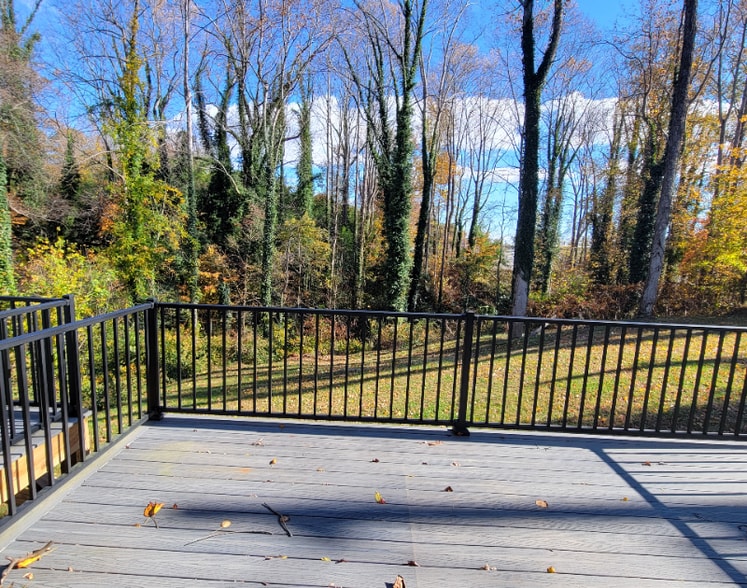 Building Photo - 823 31st St SW