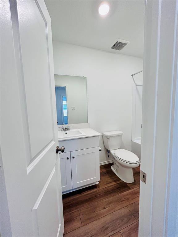 Building Photo - 716 Commander Abbott Dr