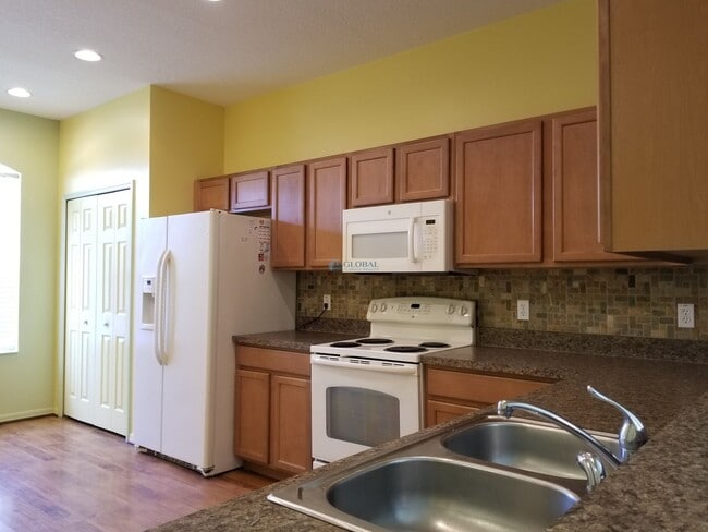 Building Photo - Welcome to this charming 3-bedroom home located in the sought-after Esprit community of St. Cloud.