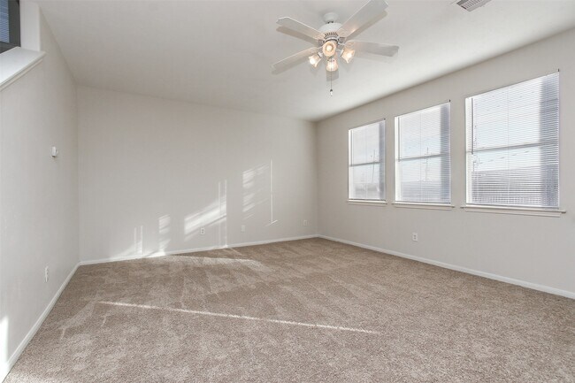 Building Photo - 6103 Menor Crest Dr