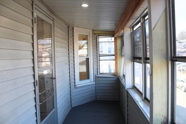 Building Photo - 78 Endicott St