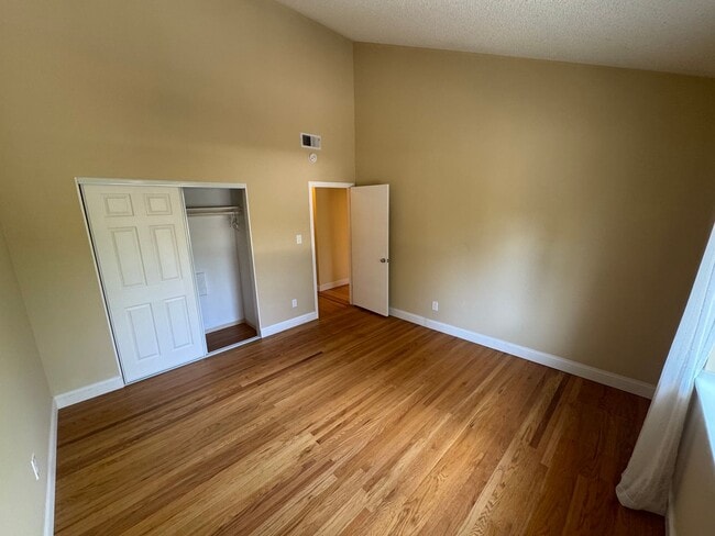 Building Photo - 642 Commons Dr