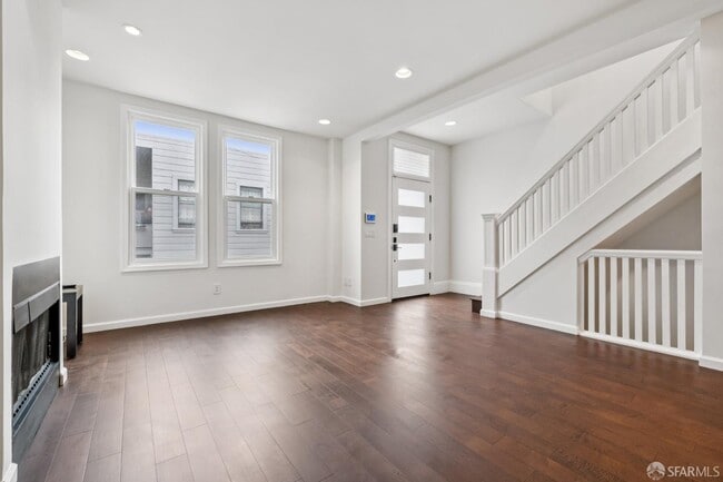 Building Photo - 971 Filbert St