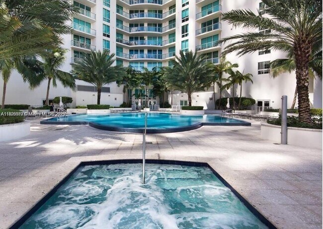 Building Photo - 300 S Biscayne Blvd