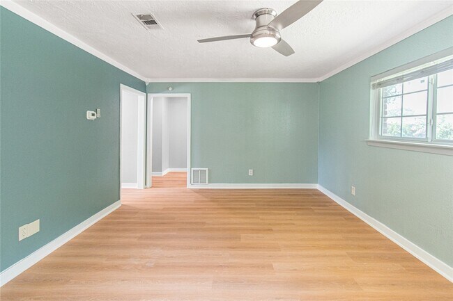 Building Photo - 12906 Southspring Dr