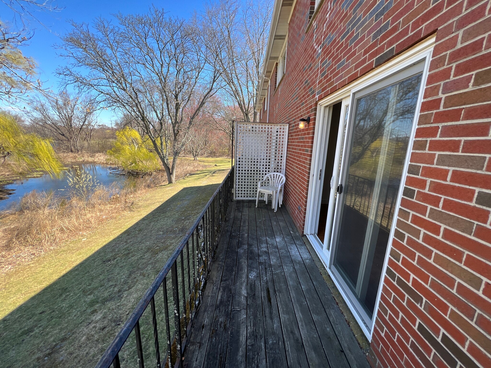 Building Photo - 42 Pond St