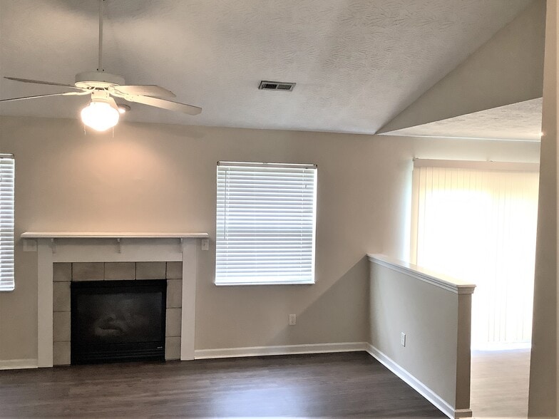 Building Photo - 930 W Jameson Ct