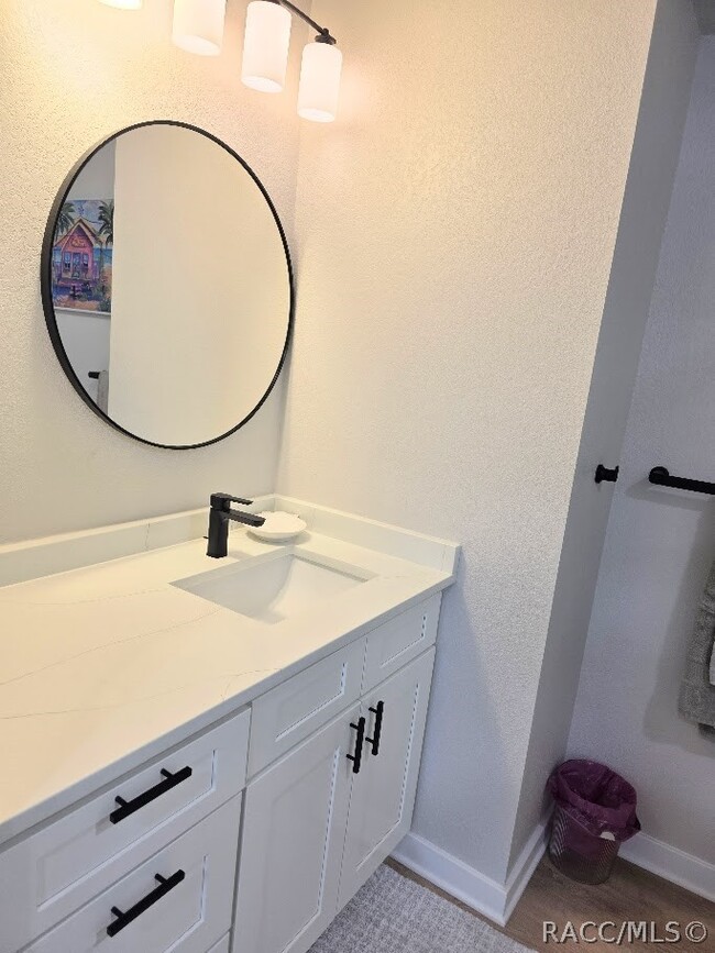 Building Photo - 65 Beach Ln