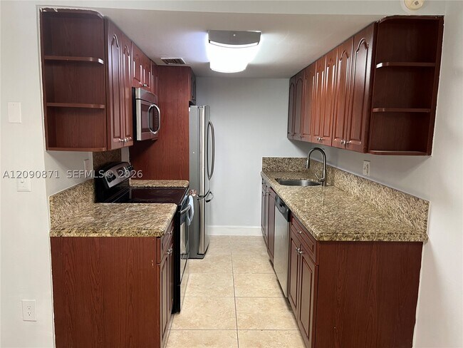 Building Photo - 7200 Fairway Dr