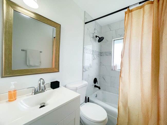 Building Photo - 505 Fillmore Ave