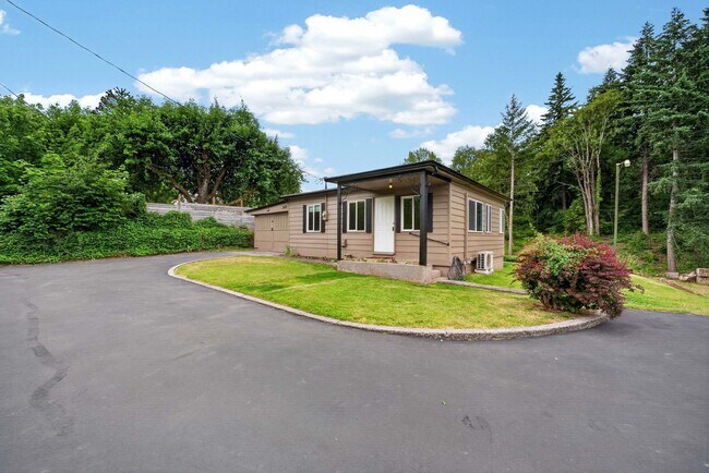 Building Photo - 2 Bedroom Home Backing to Fallen Leaf Park & Trail System in Camas Community