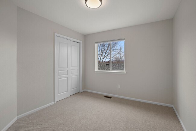 Building Photo - Move-In Ready 4 Bed, 3.5 Bath Home in Prime Loveland Location!