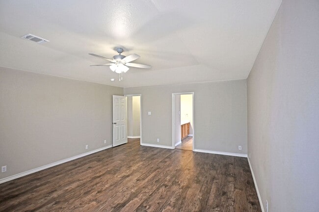 Building Photo - 1610 Elizabeth Ct